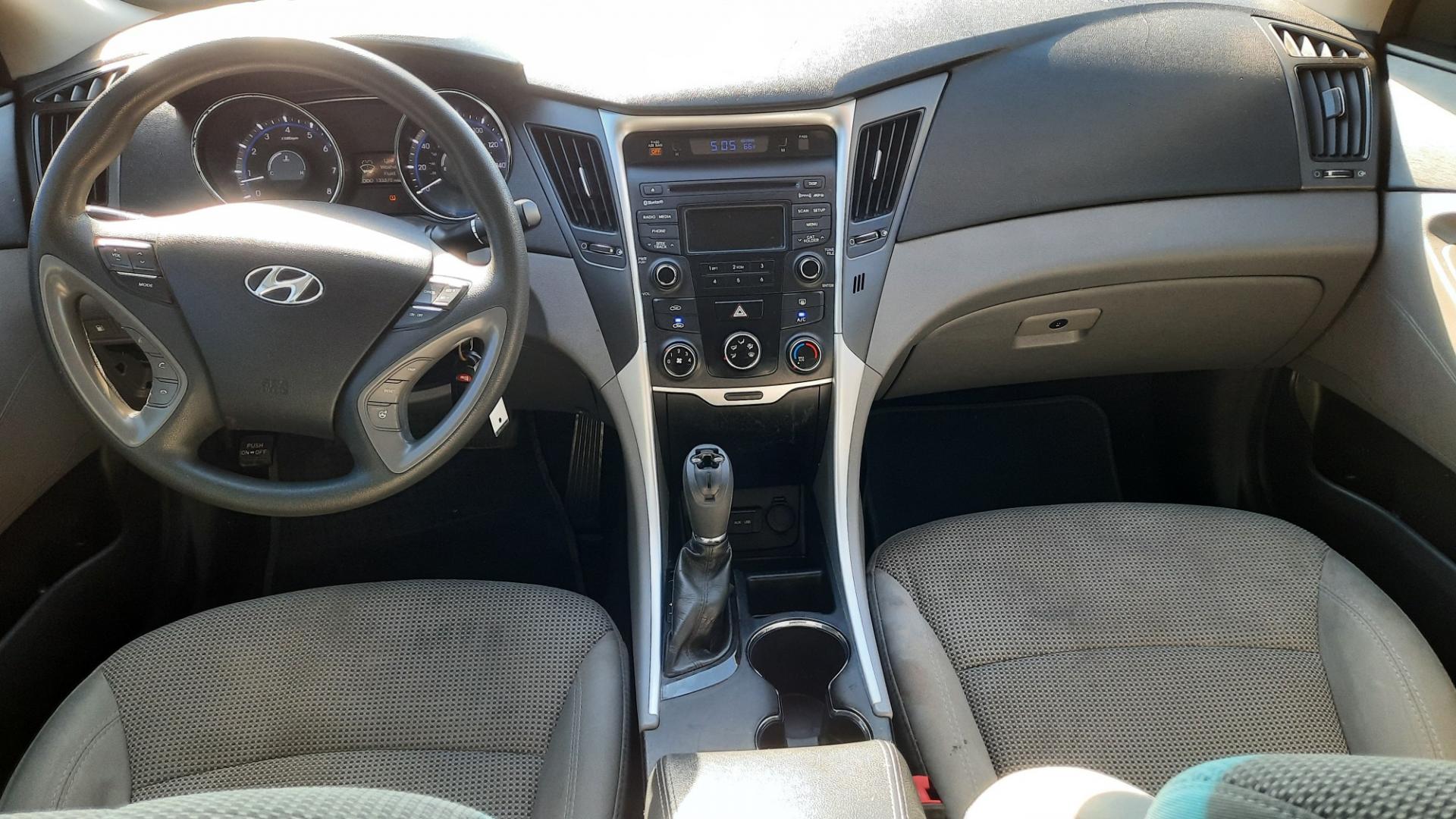 2014 Hyundai Sonata GLS (5NPEB4AC9EH) with an 2.4L L4 DOHC 16V engine, 6-Speed Automatic transmission, located at 16710 Clay Rd., Houston, TX, 77084, (281) 859-7900, 29.834864, -95.656166 - Photo#3